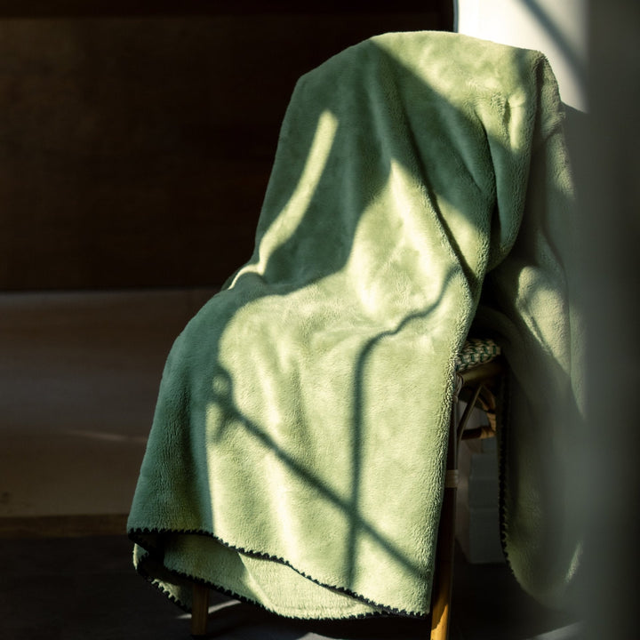 Cosycombe™ Ultra-Soft Plush Throw Blanket for Sofa and Bed
