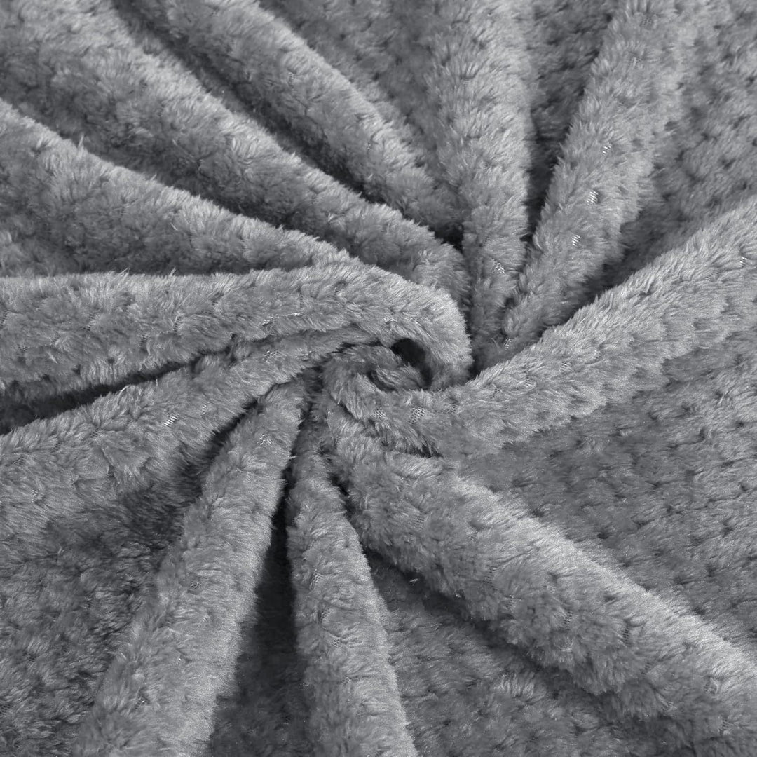 Cosycombe™ Ultra-Soft Plush Throw Blanket for Cosy Sofa Evenings