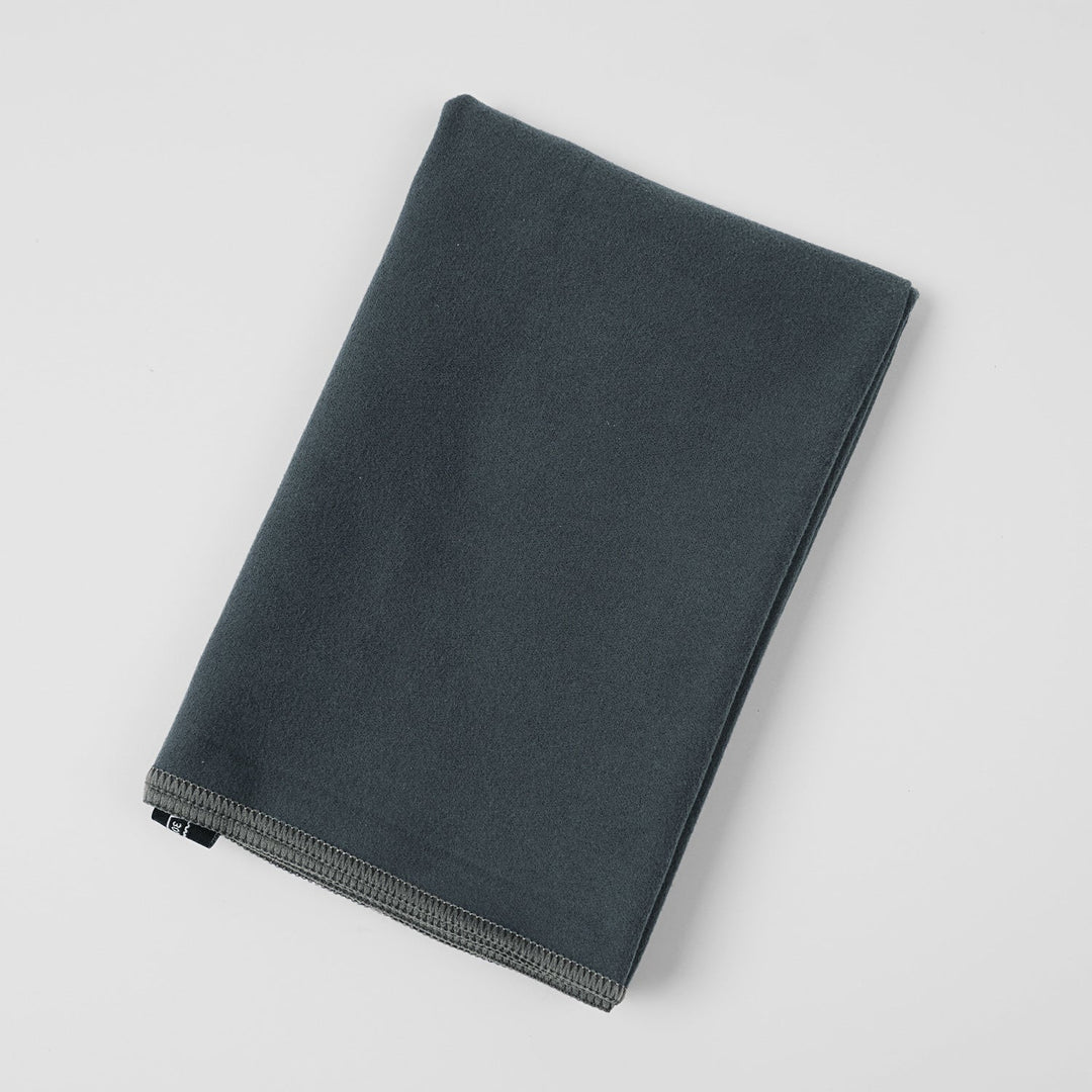 Cosycombe™ Lightweight Warm Fleece Blanket in 31 Colours, Machine Washable