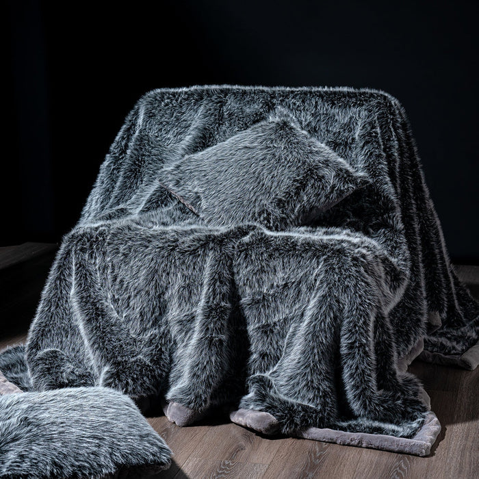 Cosycombe™ Luxurious Faux Fur Throw Blanket, Plush and Elegant