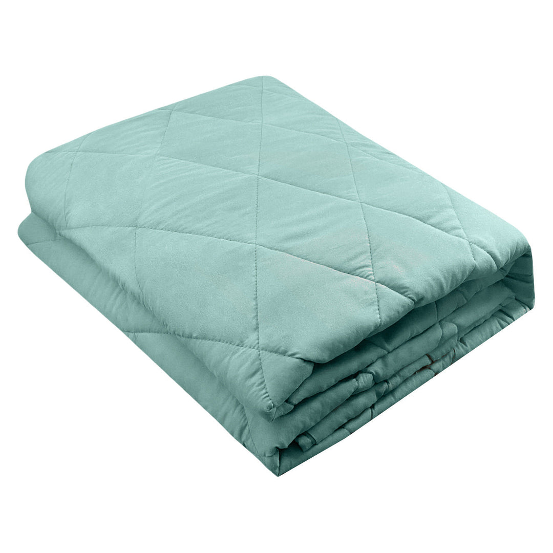 Cosycombe™ Plush Quilted Blanket with Classic Pattern for Even Warmth