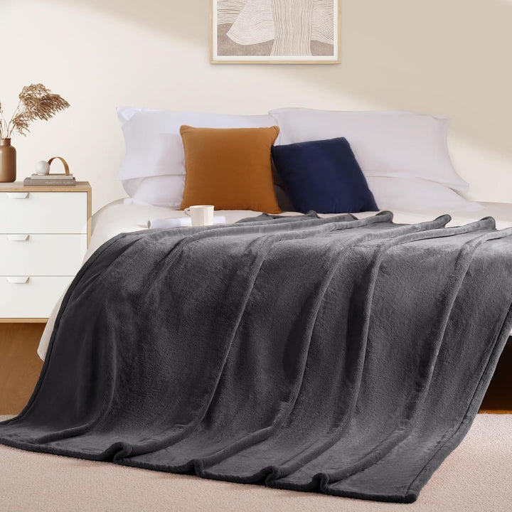 Cosycombe™ Ultra-Soft Microfibre Throw Blanket, Lightweight and Plush
