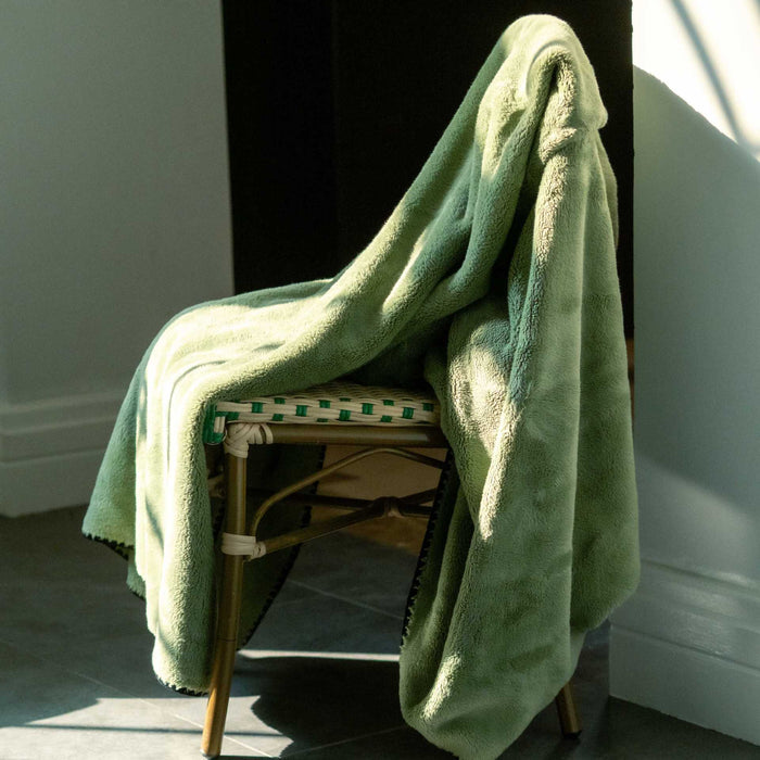 Cosycombe™ Ultra-Soft Plush Throw Blanket for Sofa and Bed
