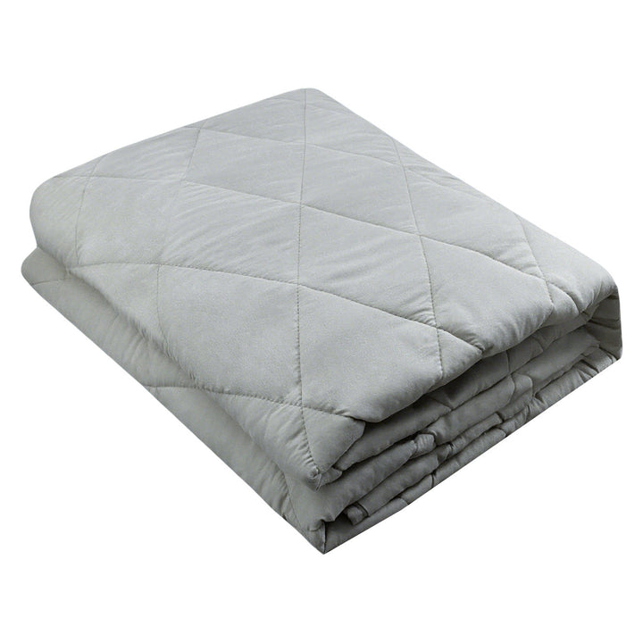 Cosycombe™ Plush Quilted Blanket with Classic Pattern for Even Warmth