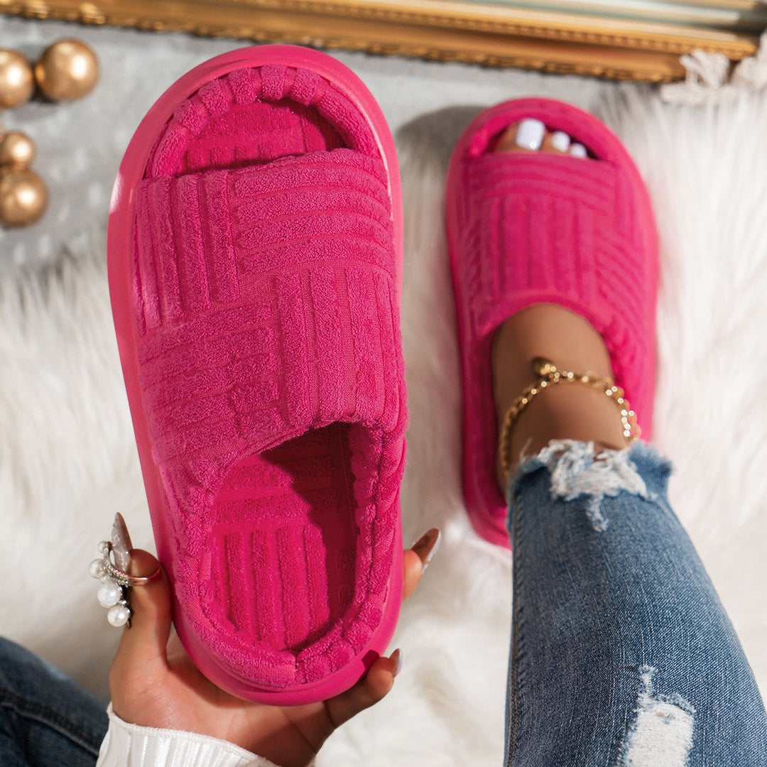 Cosycombe™ Fluffy Slippers with Padded Insole and Non-Slip Rubber Sole