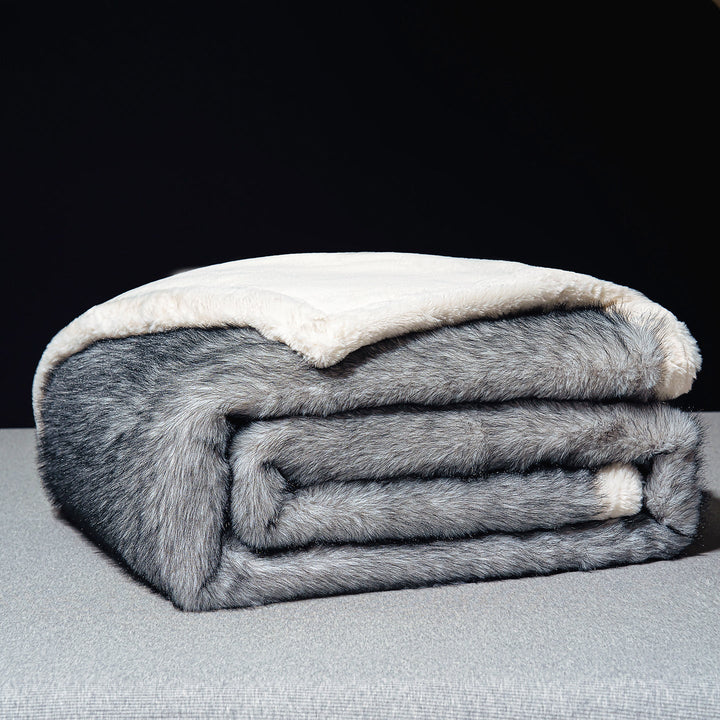 Cosycombe™ Luxurious Faux Fur Throw Blanket, Plush and Elegant