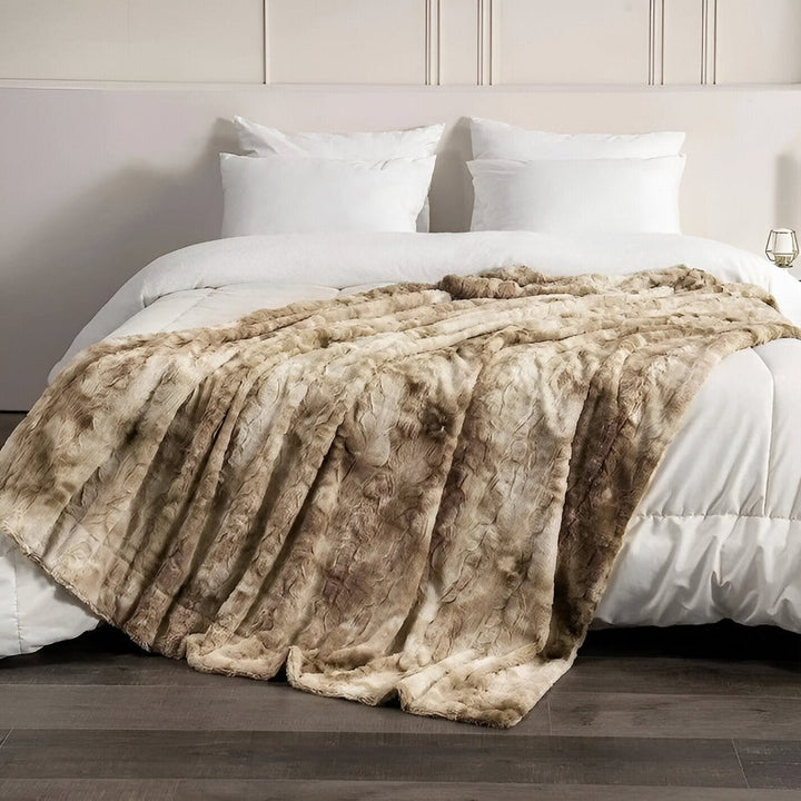 Cosycombe™ Coral Fleece Winter Blanket with a Velvety Batik Look