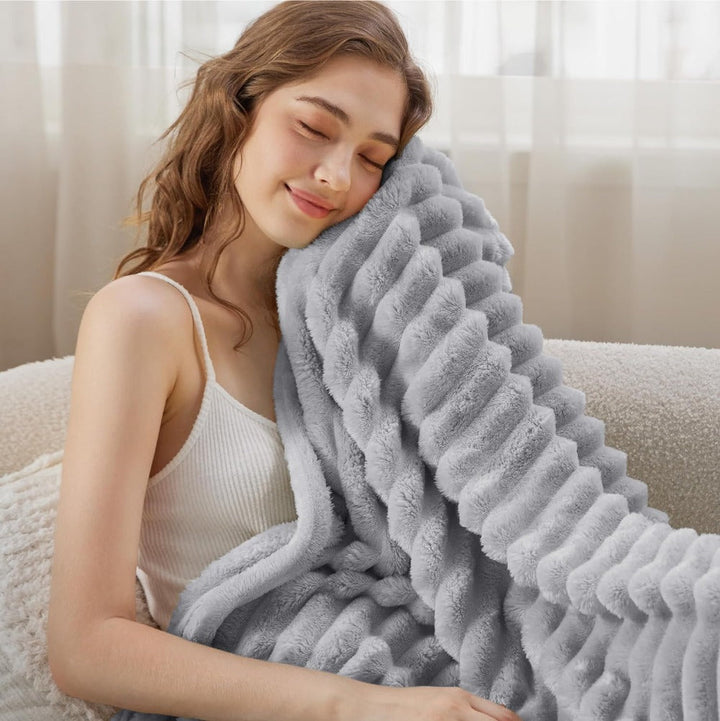 Cosycombe™ Ribbed Plush Throw Blanket with a Soft, Cloud-Like Feel