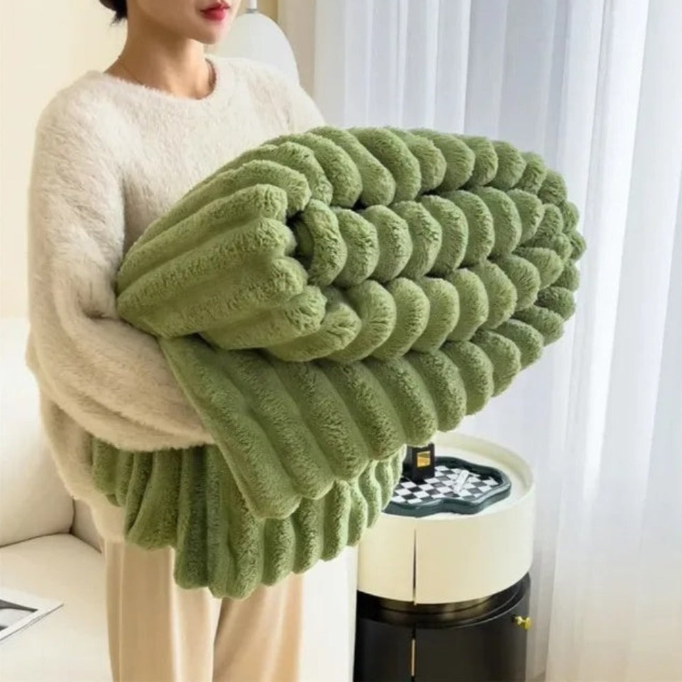 Cosycombe™ Ribbed Plush Throw Blanket with a Soft, Cloud-Like Feel