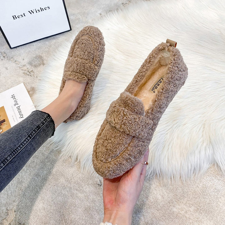 Cosycombe™ Plush Fluffy Slippers with Flexible Non-Slip Rubber Sole