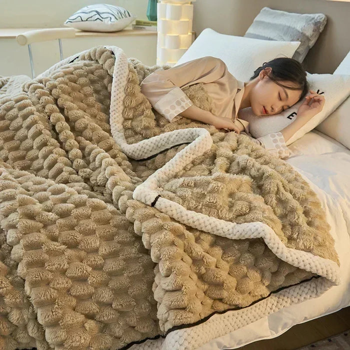 Cosycombe™ Super Soft Flannel Blanket in Velvety Fleece, Four Sizes