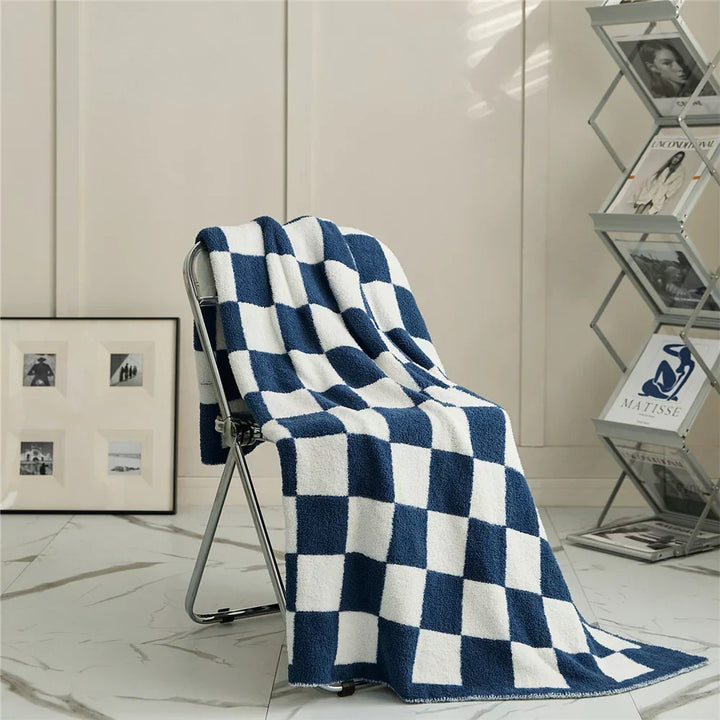 Cosycombe™ Soft Plush Throw Blanket in Navy for Cosy Year-Round Snuggling