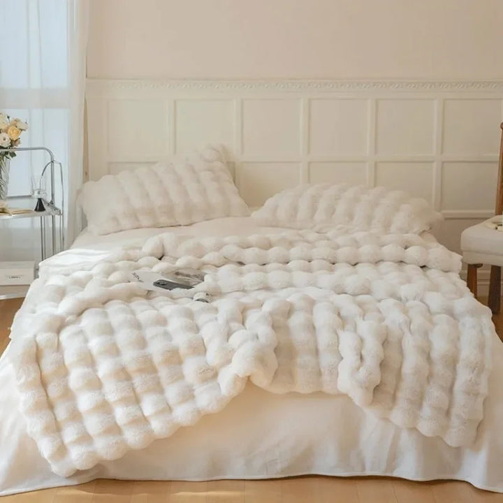 Cosycombe™ Double-Sided Faux Fur Winter Blanket with Chequered Print