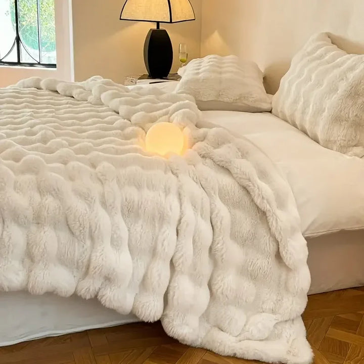 Cosycombe™ Double-Sided Faux Fur Winter Blanket with Chequered Print