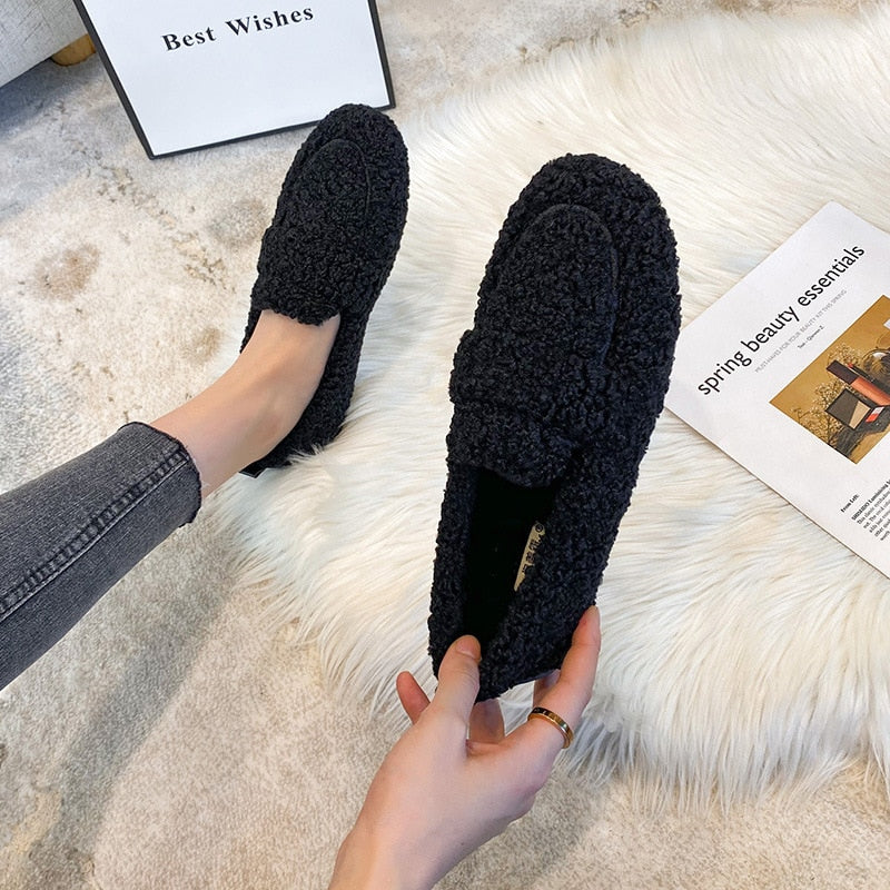 Cosycombe™ Plush Fluffy Slippers with Flexible Non-Slip Rubber Sole