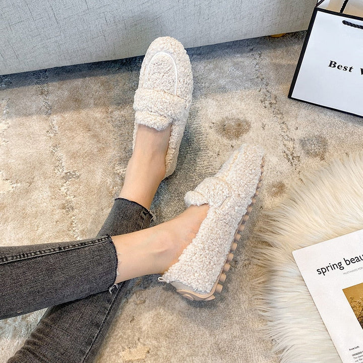 Cosycombe™ Plush Fluffy Slippers with Flexible Non-Slip Rubber Sole