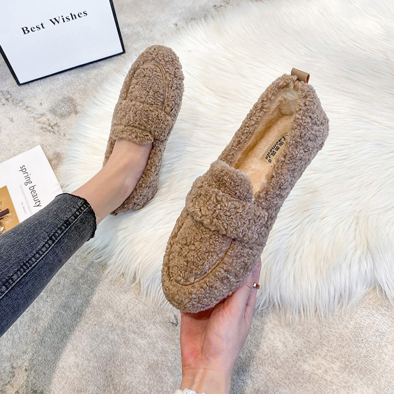 Cosycombe™ Plush Fluffy Slippers with Flexible Non-Slip Rubber Sole