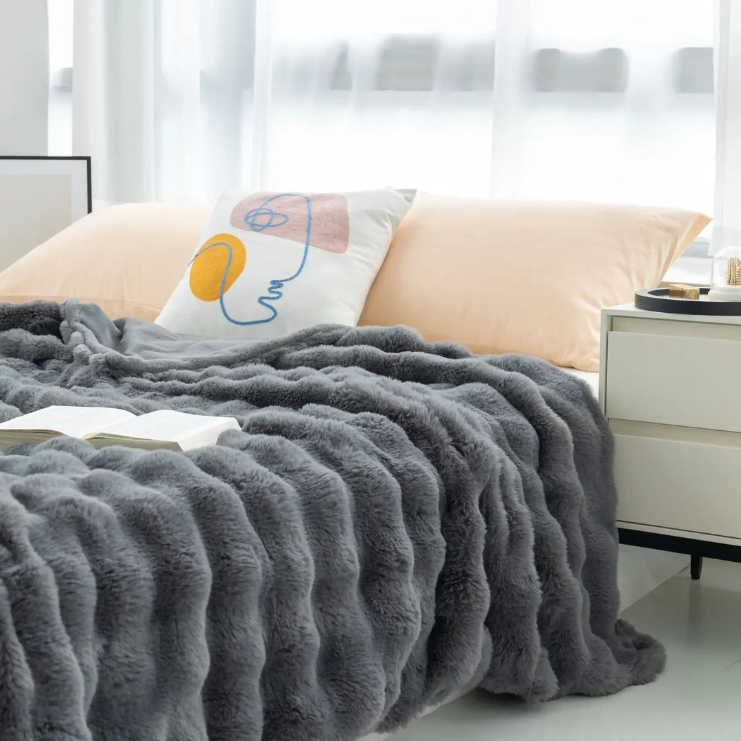 Cosycombe™ Double-Sided Faux Fur Winter Blanket with Chequered Print