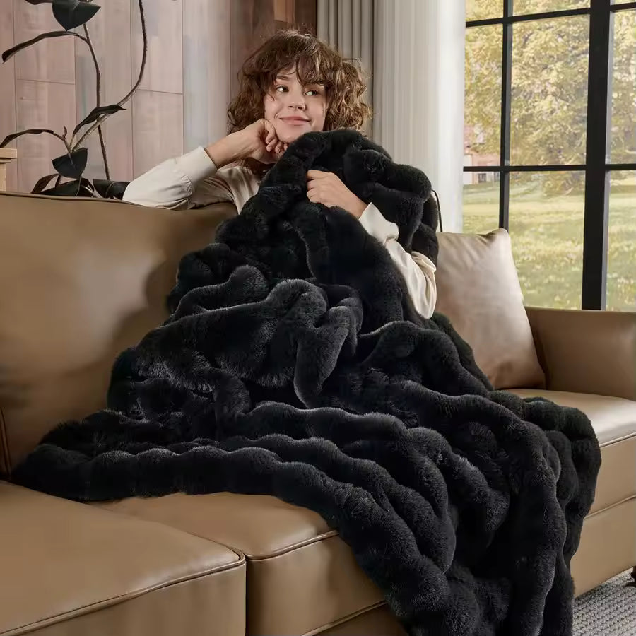 Cosycombe™ Ultra-Soft Faux Fur Blanket, Thick and Velvety for Cold Days