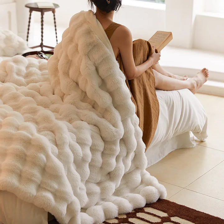 Cosycombe™ Luxe Soft Throw Blanket for Cosy Winter Evenings