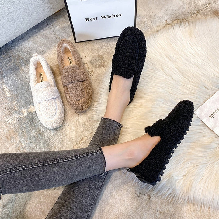 Cosycombe™ Plush Fluffy Slippers with Flexible Non-Slip Rubber Sole