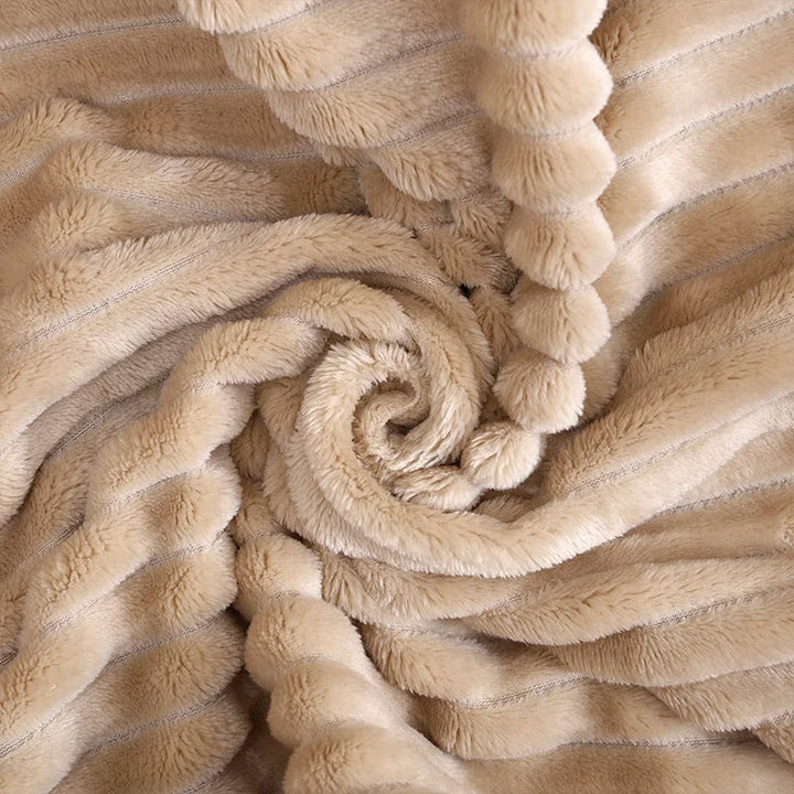 Cosycombe™ Ribbed Flannel Fleece Throw – Fluffy and Warm for Sofa or Bed