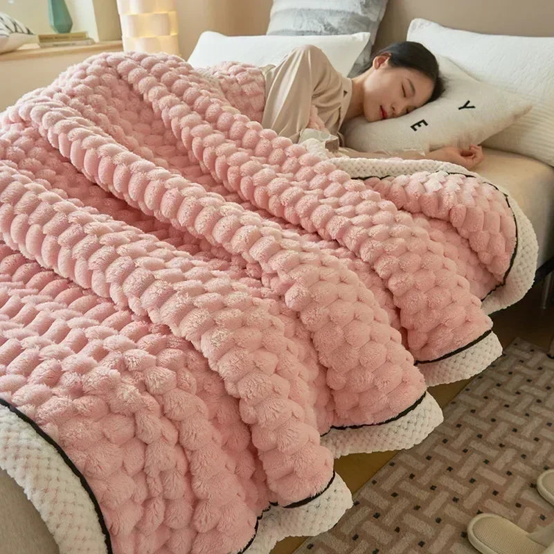 Cosycombe™ Super Soft Flannel Blanket in Velvety Fleece, Four Sizes