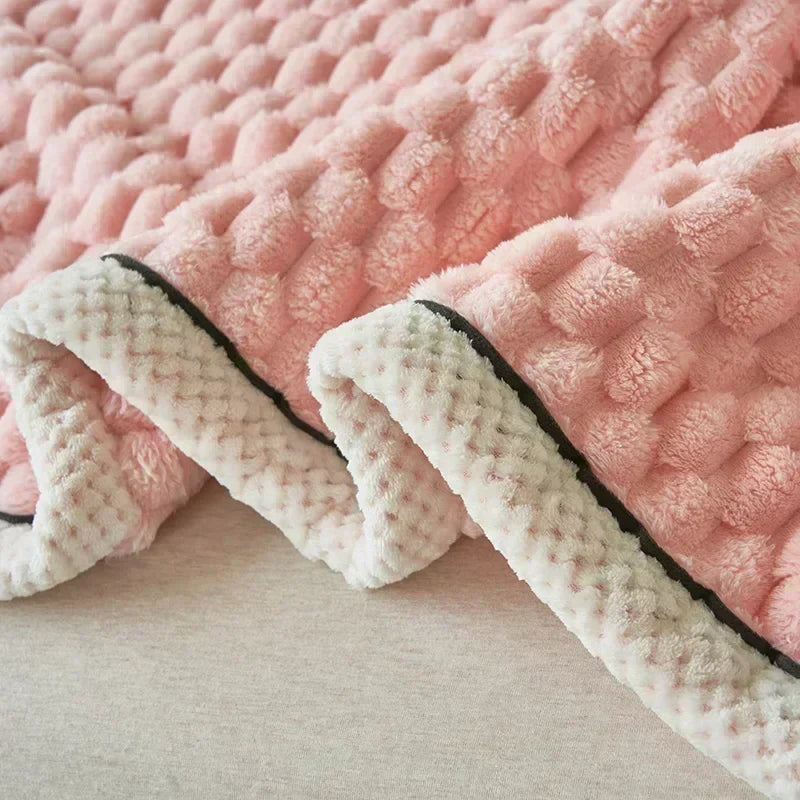 Cosycombe™ Super Soft Flannel Blanket in Velvety Fleece, Four Sizes