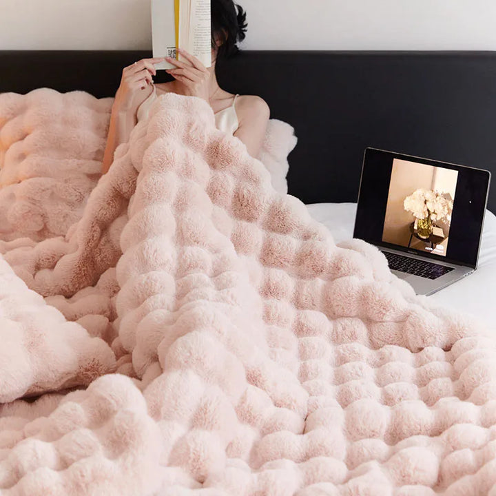 Cosycombe™ Luxe Soft Throw Blanket for Cosy Winter Evenings