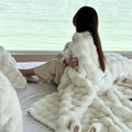 Cosycombe™ Velvet and Faux Fur Throw, Plush Warmth for Bed and Sofa