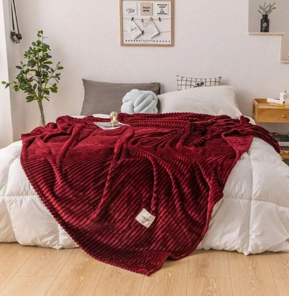 Cosycombe™ Soft Flannel Blanket, Breathable and Warm for Sofa or Bed