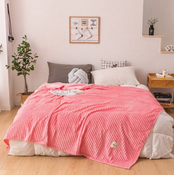 Cosycombe™ Soft Flannel Blanket, Breathable and Warm for Sofa or Bed