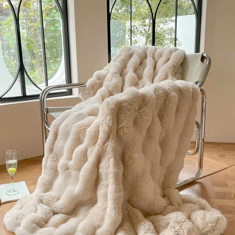 Cosycombe™ Double-Sided Faux Fur Winter Blanket with Chequered Print