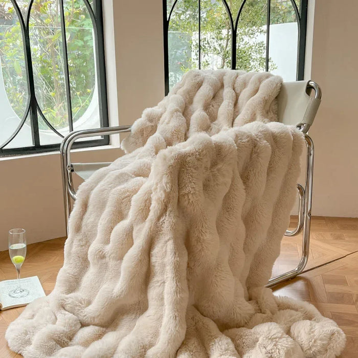 Cosycombe™ Double-Sided Faux Fur Winter Blanket with Chequered Print