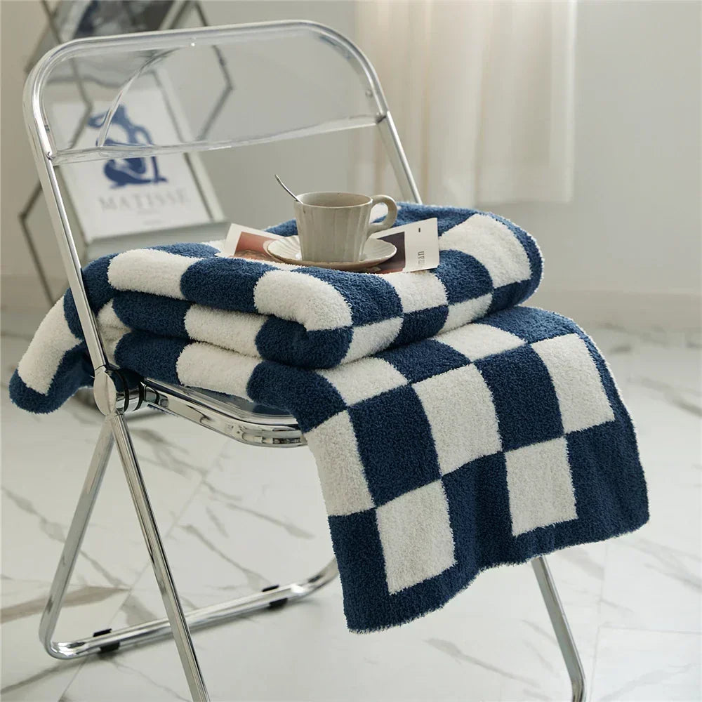 Cosycombe™ Soft Plush Throw Blanket in Navy for Cosy Year-Round Snuggling