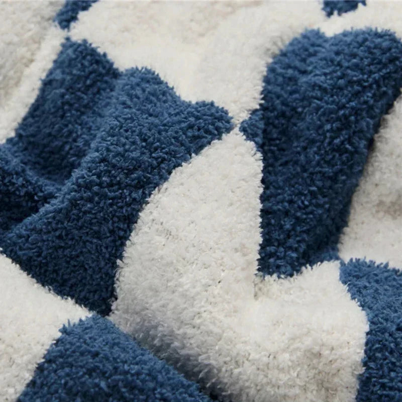 Cosycombe™ Soft Plush Throw Blanket in Navy for Cosy Year-Round Snuggling