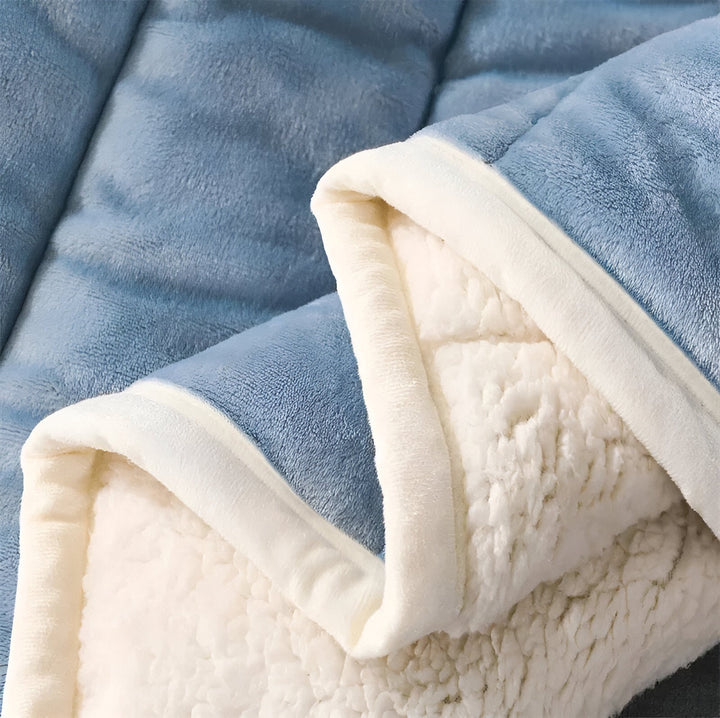 Cosycombe™ Plush Fleece Blanket, Super Soft and Warm for Sofa and Bed