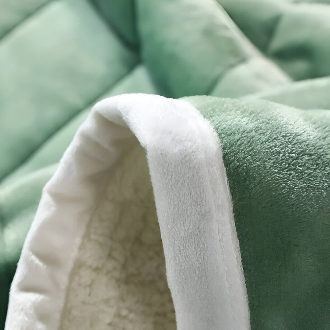 Cosycombe™ Plush Fleece Blanket, Super Soft and Warm for Sofa and Bed