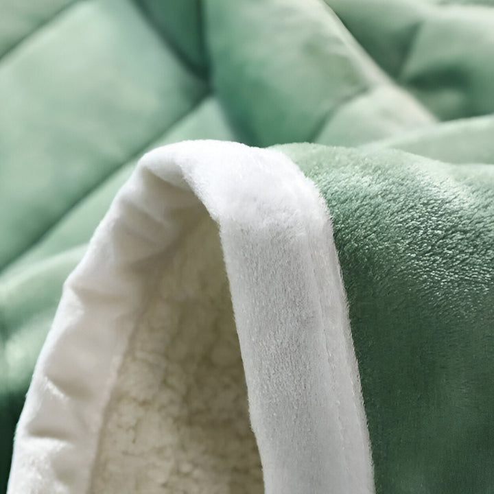 Cosycombe™ Plush Fleece Blanket, Super Soft and Warm for Sofa and Bed