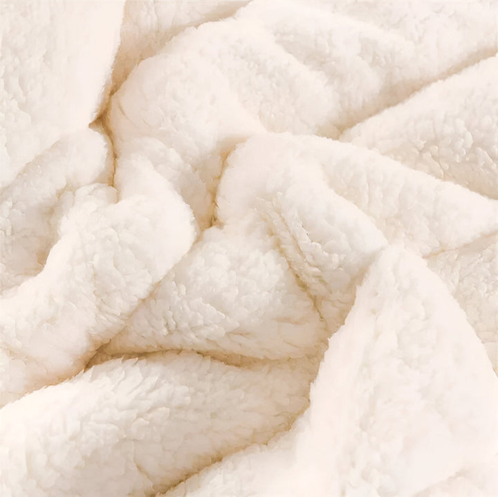 Cosycombe™ Plush Fleece Blanket, Super Soft and Warm for Sofa and Bed
