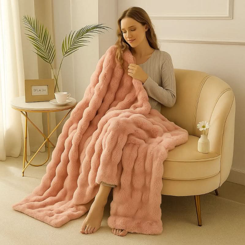 Cosycombe™ Ultra-Soft Double-Layer Faux Fur Throw for All-Year Comfort