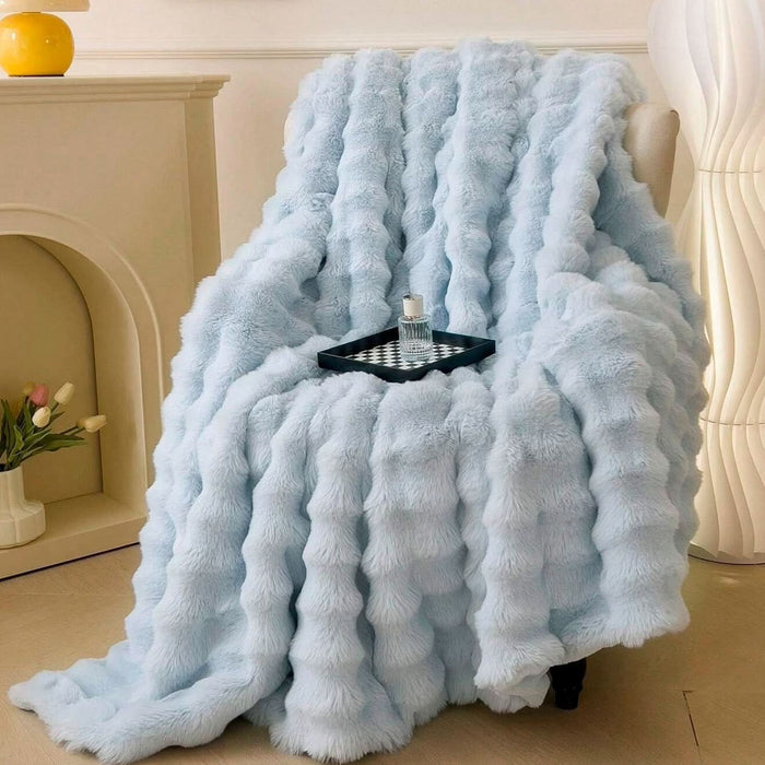Cosycombe™ Ultra-Soft Double-Layer Faux Fur Throw for All-Year Comfort
