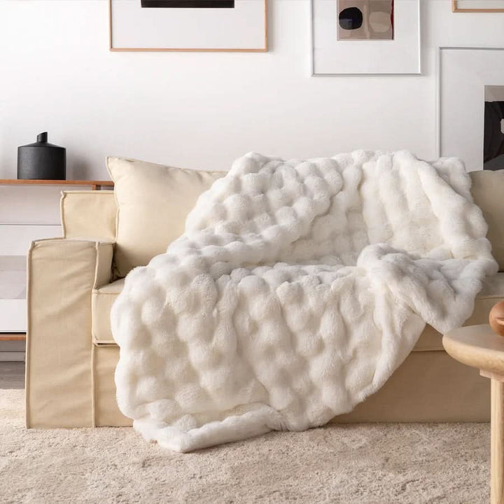 Cosycombe™ Ultra-Soft Double-Layer Faux Fur Throw for All-Year Comfort