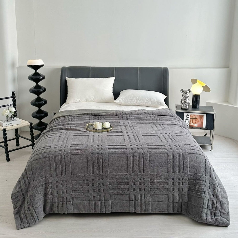 Cosycombe™ Embossed Grid Knit Blanket in Double-Layer Soft Microfibre