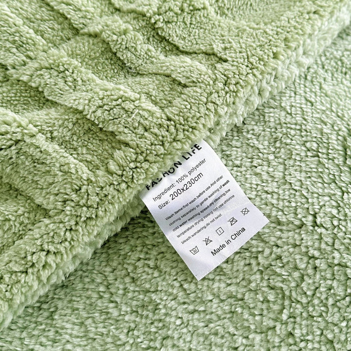 Cosycombe™ Embossed Grid Knit Blanket in Double-Layer Soft Microfibre