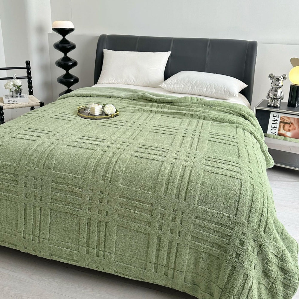 Cosycombe™ Embossed Grid Knit Blanket in Double-Layer Soft Microfibre