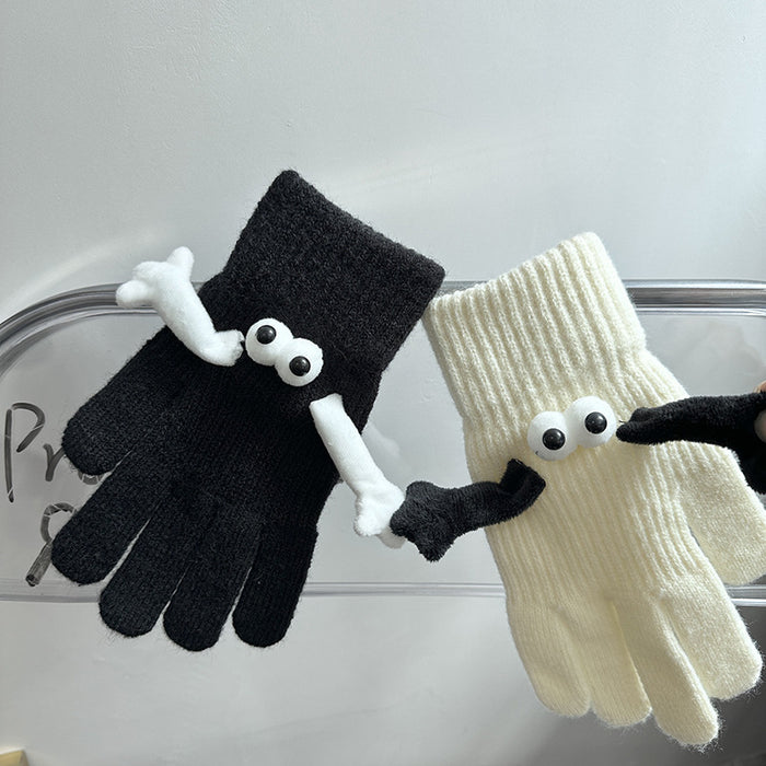 Cosycombe Couple Gloves with Magnetic Hands That Hold