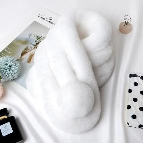 Cosycombe™ Plush Faux Fur Loop Scarf for Soft, Cosy Winter Warmth