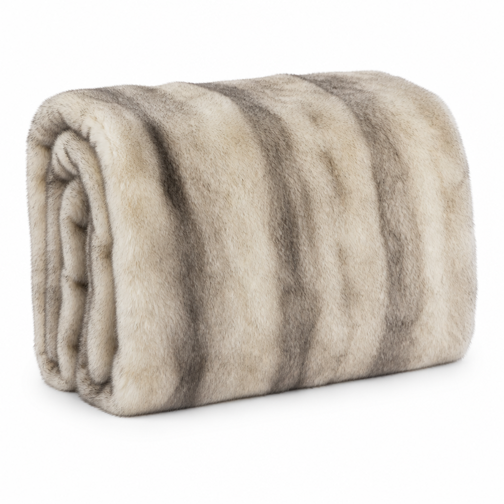 Cosycombe™ Fluffy Faux Fur Blanket with Reinforced Edges