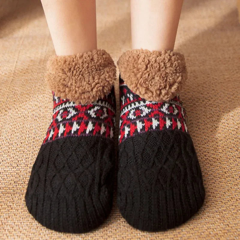 Cosycombe™ Snowflake Pattern Fleece-Lined Socks with Non-Slip Grip